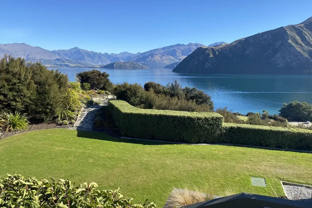 lawn and hedging maintenance in wanaka